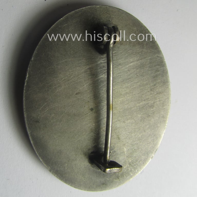 'Short-pin'-variant 'Verwundeten-Abzeichen in Silber' (being a typical non-marked- and/or 'Buntmetall'-based example)