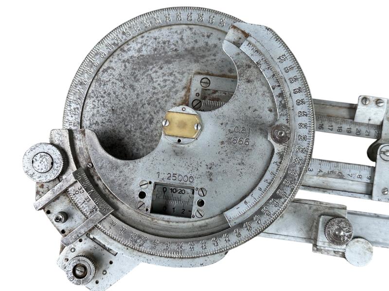 Wehrmacht 'Messdreieck 34' in Carrying Pouch