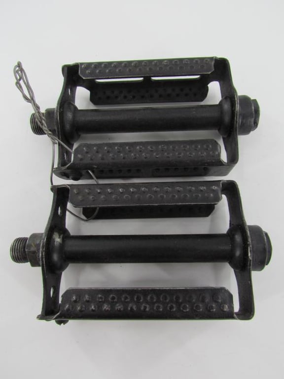 German 'Truppenfahrrad' bicycle Pedals