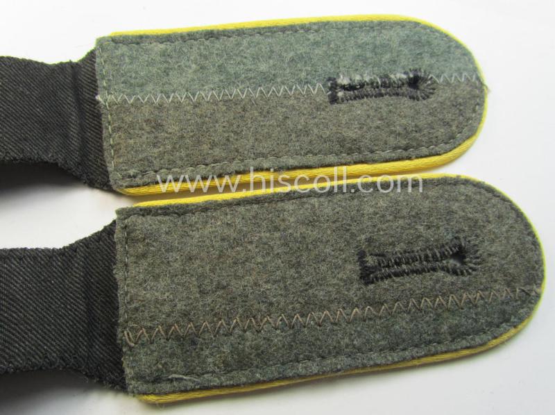 Superb - and/or fully matching! - pair of Waffen-SS, enlisted-mens'-type shoulderstraps as piped in the bright-yellow-coloured branchcolour as was intended for usage by a soldier who served within the: 'Waffen-SS Nachrichten-Truppen'