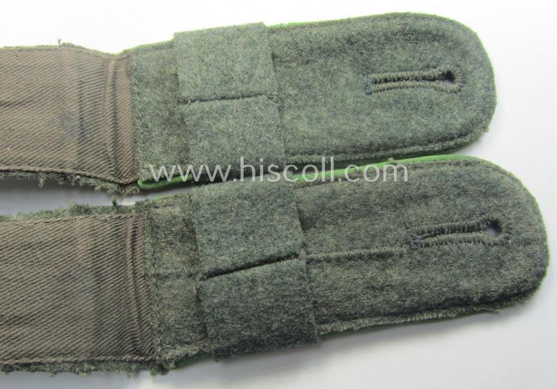 Pair of early- (ie. mid-) war-period (ie. 'M40 o. M43'-pattern), WH (Heeres) EM-type shoulderstraps as was intended for a: 'Soldat des Panzergrenadier-Regiments 15' and that comes with its period-attached 'Überschübe'-pair