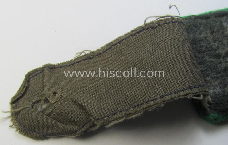 Neat - regrettably single but nevertheless scarcely found! - WH (Luftwaffe) enlisted-mens'-type shoulderstrap as piped in the typical green- (ie. 'grüner'-) coloured branchcolour as was intended for a: 'Soldat der Luftwaffe-Felddivisionen'