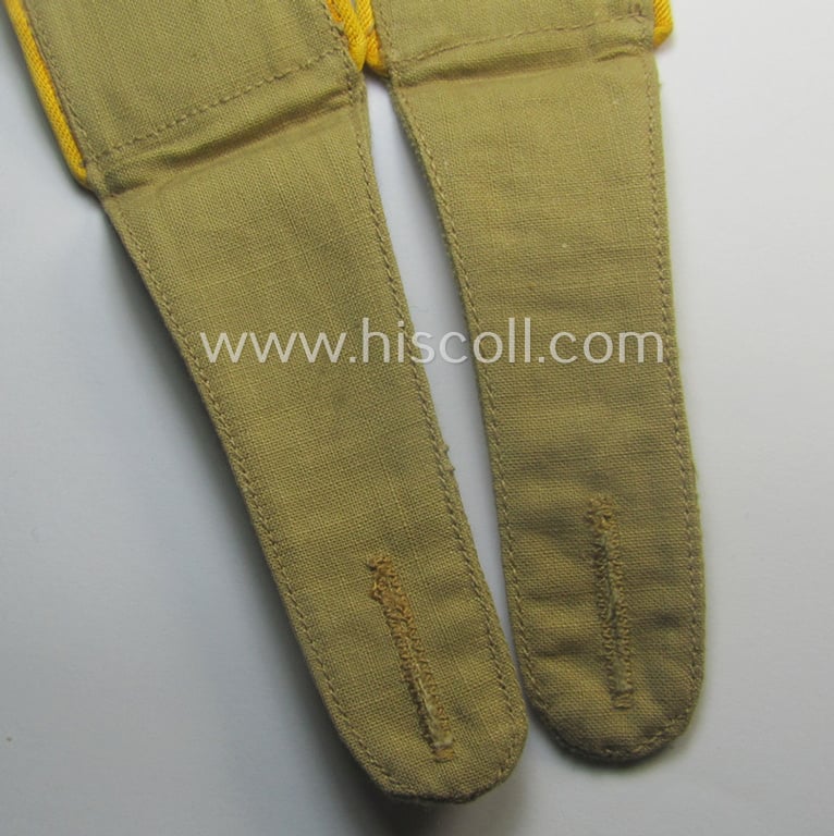 Pair of EM-type, WH (Luftwaffe) 'tropical-issue' shoulderstraps as was intended for usage by a: 'Soldat der Flieger- o. Fallschirmjäger-Trpn.'