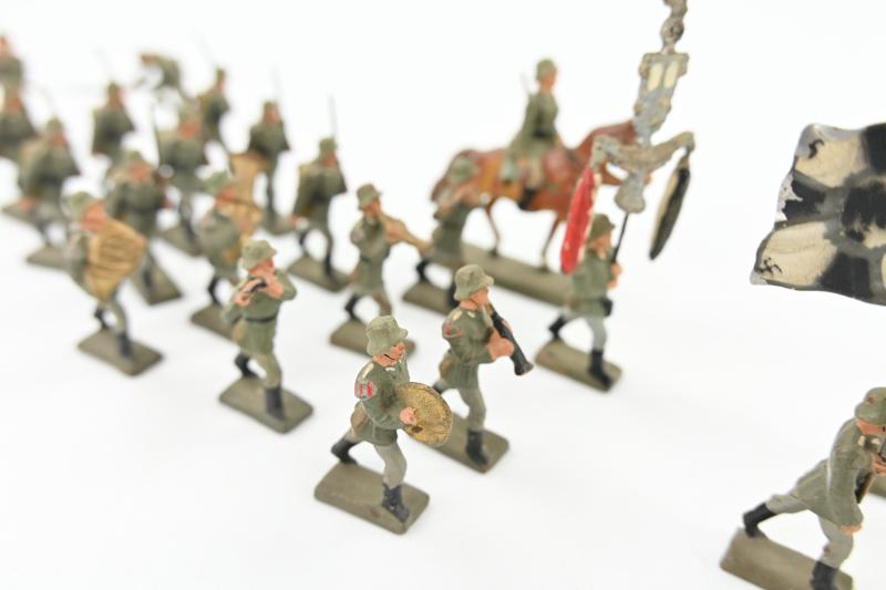 German Lineol Toy Figure Set