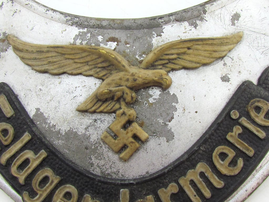 Luftwaffe Feldgendarmerie Ringkragen (Gorget)