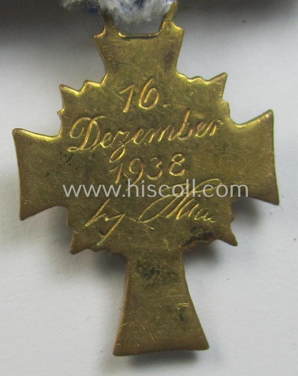 Miniature of an: 'Ehrenkreuz der deutschen Mutter - erste Stufe' (or: golden-class mothers'-cross) being a non-maker-marked example that comes in an overall nice- (albeit moderately worn- ie. used-), condition