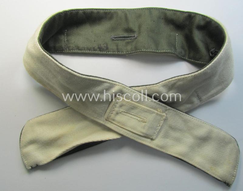 Superb, WH (Heeres o. Waffen-SS) greenish-coloured- and/or 'standard-issue'-pattern so-called: 'Kragenbinde' (or: uniform inner-collar) being a regular-issued and/or maker-marked example that comes in a hardly used- ie. worn-, condition