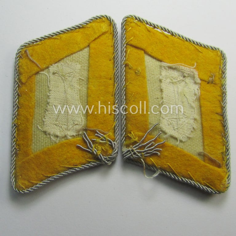 Pair of - fully matching! - WH (Luftwaffe) officers'-type collar-patches (ie. 'Kragenspiegel für Offiziere der LW') as executed in golden-yellow-coloured wool as was intended for usage by a: 'Oberst der Flieger- o. Fallschirmjäger-Trpn.'