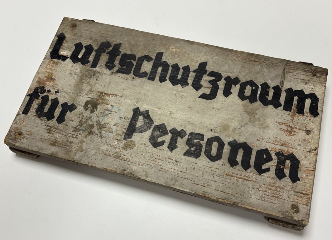 LS Wooden Sign – “Luftschutzraum für 20 Personen"