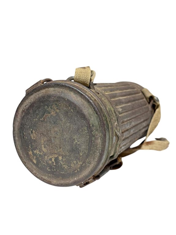 Camouflaged Gasmasker Canister