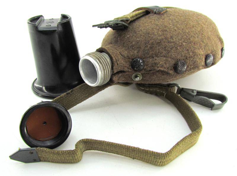 Wehrmacht M31 Canteen with Webbing strap by VDNS42