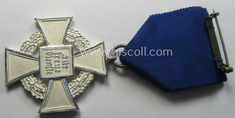 Neat, 'Treuedienst Ehrenzeichen 2. Klasse' being a non-maker-marked example that came mounted onto its original ribbon (ie. 'Bandabschnitt') and that came stored in its non-maker-marked etui (ie. two-pieced box)