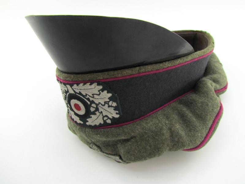 Wehrmacht (Heer) Nebelwerfer Truppen ( Smoke Troops ) Officer 'Crusher' Visor Cap