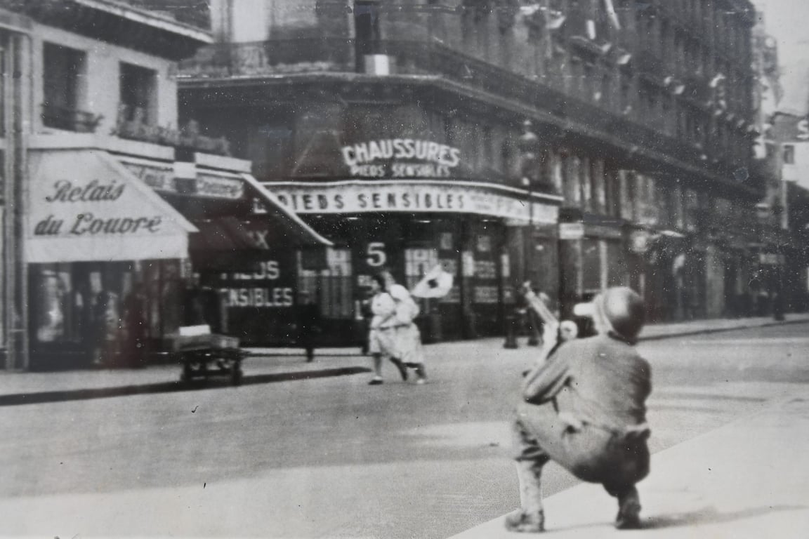 US WW2 Press Photo ' Paris Sniper'