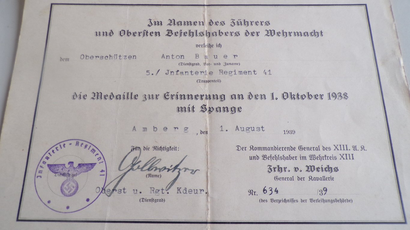 Large grouping of a Obergefr. 5.Inf Rgt 41 mot 2/3