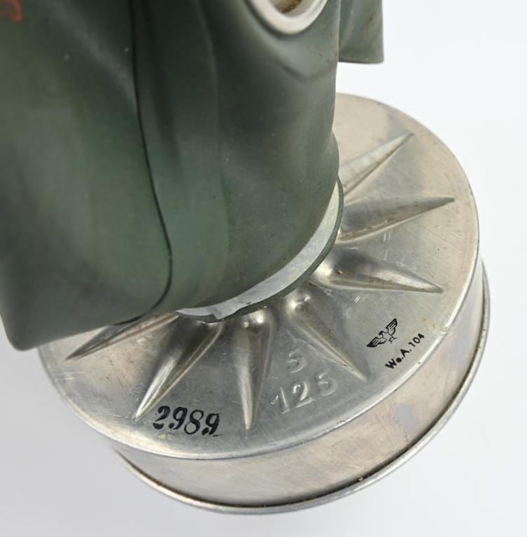 German Luftschutz Gasmask & Tornister VUPA