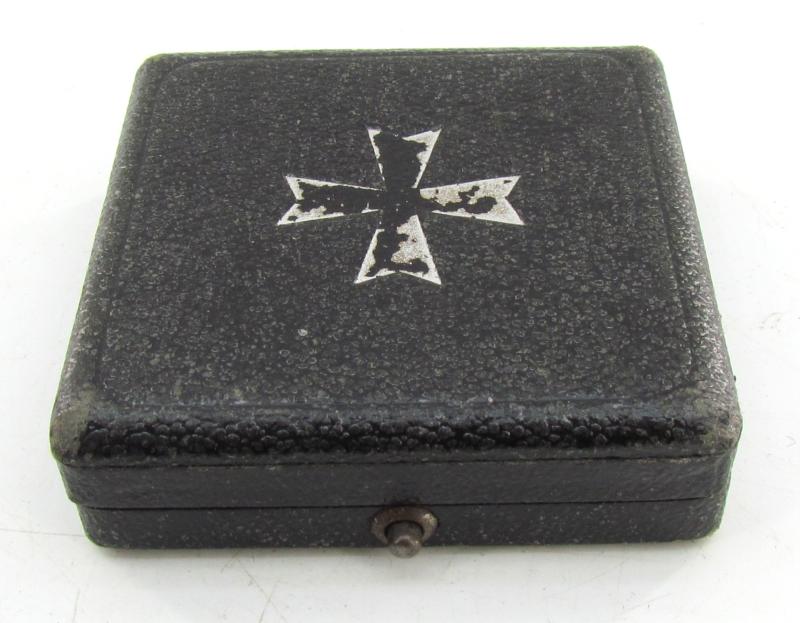 War Merit Cross (KVK) first Class without Swords in case (4)