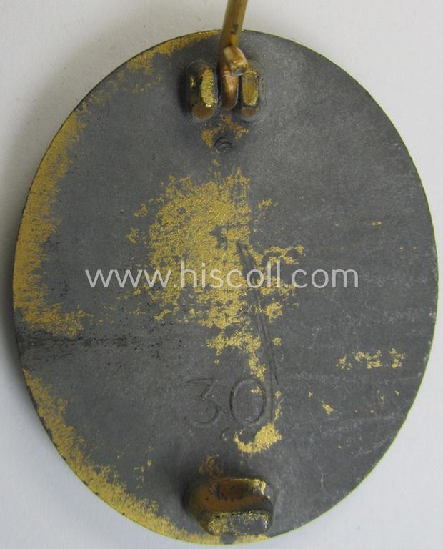 Neat - and moderately used- and/or worn! - 'Verwundeten-Abzeichen in Gold' being a clearly maker- (ie. '30'-) marked- and/or zinc- (ie. 'Feinzink'-) based example as was produced by the Austrian maker named: 'Hauptmünzamt Wien'