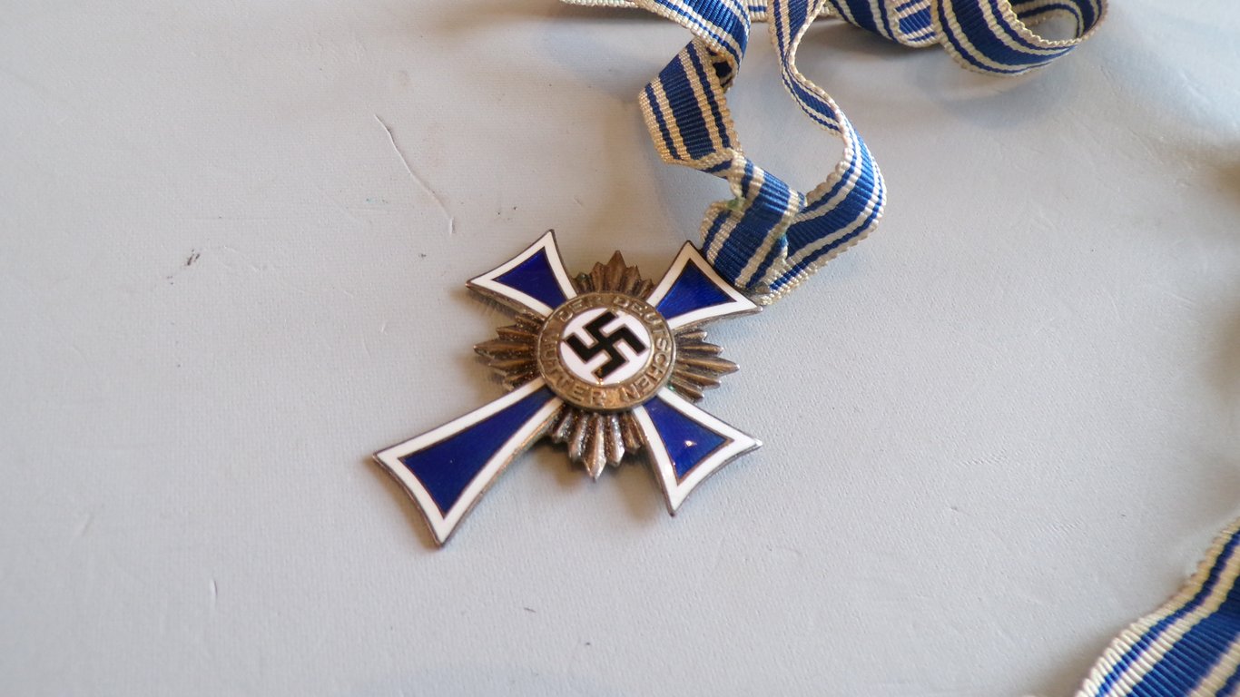Ehrenkreuz der Deutschen Mutter Silber