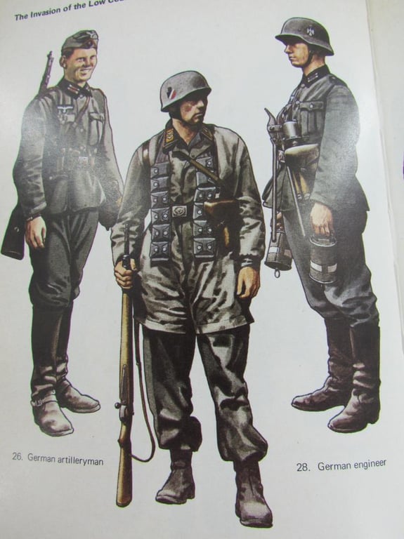 Blandford Colour Series (Blandford Press) Army Uniforms