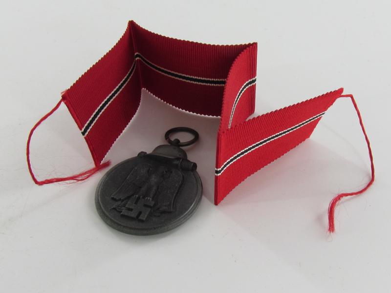 Winterschlacht im Osten 1941-42 Medal, Maker 6....Mint