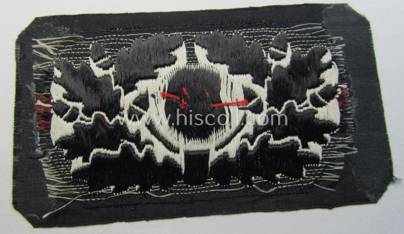 Attractive - and actually not that easily encountered! - early-pattern, WH (Heeres) specific cocarde as executed in white-coloured linnen in the so-called: 'BeVo'-weave as was intended for usage on the: 'Pz'-beret (ie. 'Panzerschutzmütze')