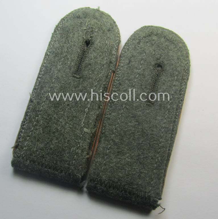 Superb, pair of WH (Heeres) NCO-type shoulderstraps: 'Uffz. der Kradschützenbtle. der Pz.Div. u. Inf.Div. (mot)'