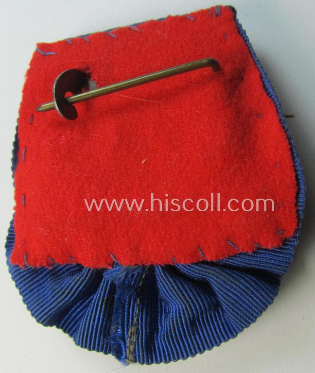 Attractive, silver-toned WH (Heeres o. KM) so-called: 'Einzelspange' showing a: 'WH-Dienstauszeichnung 4. Stufe' (as was intended for 4 years of loyal-service) and that shows a detailed, Heeres o. KM-type-eagle-device, period-attached