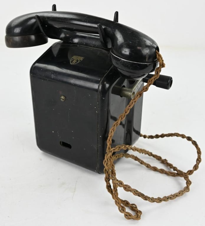 German WW2 Period Telephone 'Siemens & Halske'
