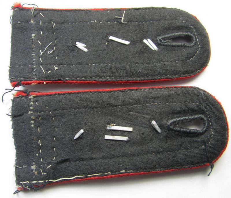 Fully matching - and truly rarely seen! - pair of neatly 'cyphered', WH (Luftwaffe) NCO-type shoulderstraps as was intended for an: 'Oberwachtmeister der Flak-Artillerietruppen u. Mitglied einer Flak-Lehr-Regiments'