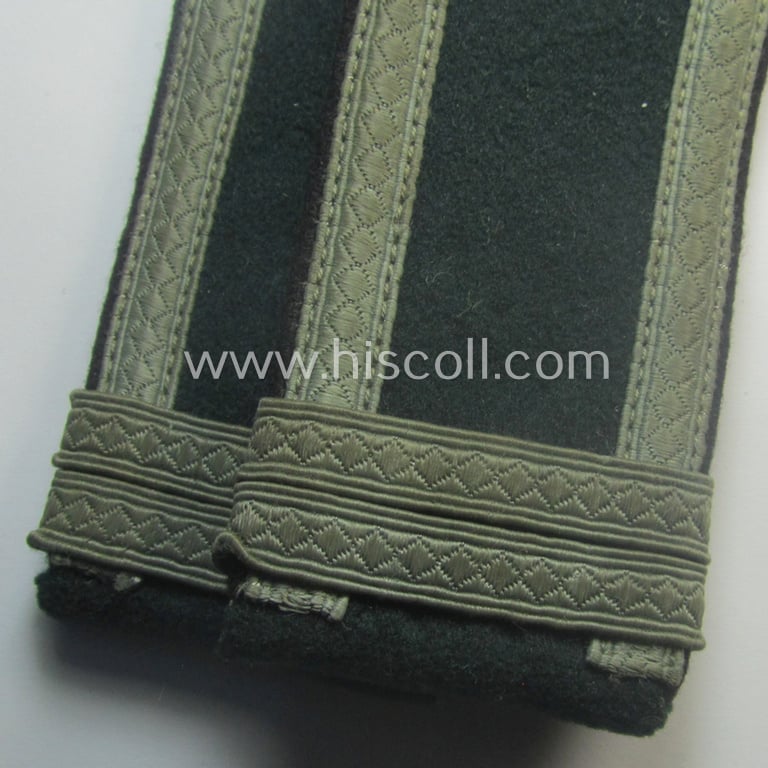 Pair of WH (Heeres) early- (ie. mid-) war-period- (ie. 'M40'- ie. 'M41'-pattern), 'standard-issued' NCO-type shoulderstraps as was intended for an: 'Unteroffizier u. Offiziersanwärter eines Pionier-Abts. o. Rgts.'