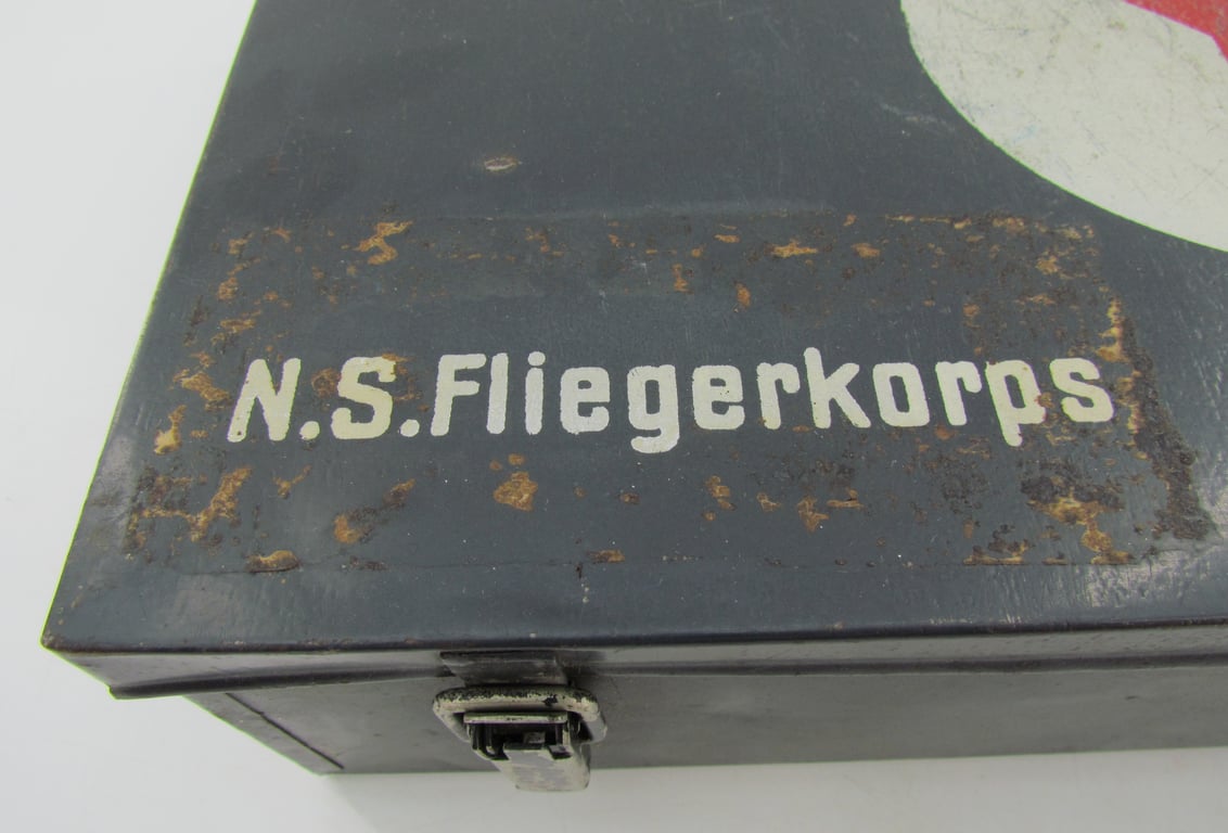 NSFK (Nationalsozialistisches Fliegerkorps) Verbandkasten....Rare