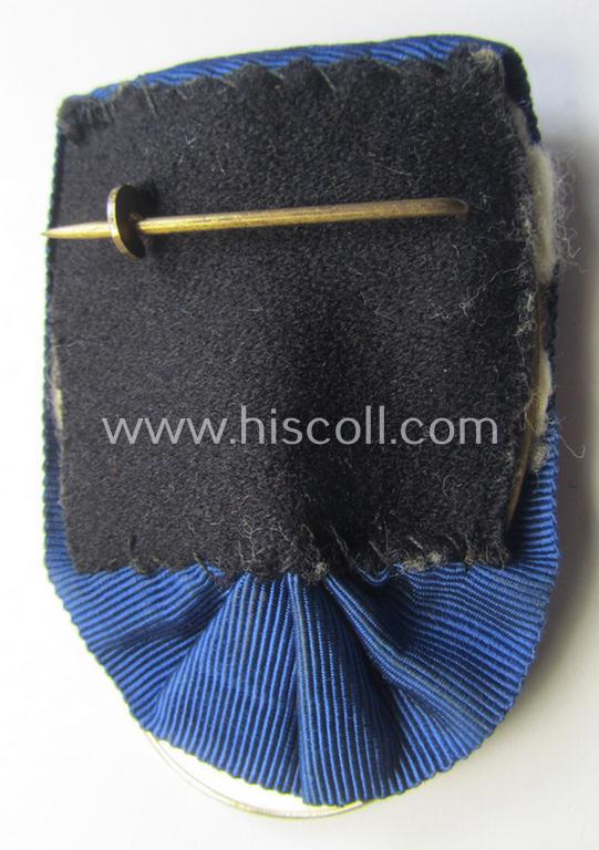 Bright silver-toned WH (Luftwaffe) so-called: 'Einzelspange' showing a: 'WH-Dienstauszeichnung 4. Stufe' (as was intended for 4 years of loyal-service) and that shows a detailed, Luftwaffe-type-eagle-device, period-attached