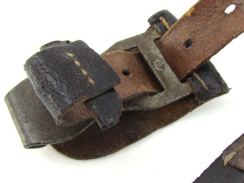 Lightweight ( Luftwaffe ) Y-straps RB Numbered