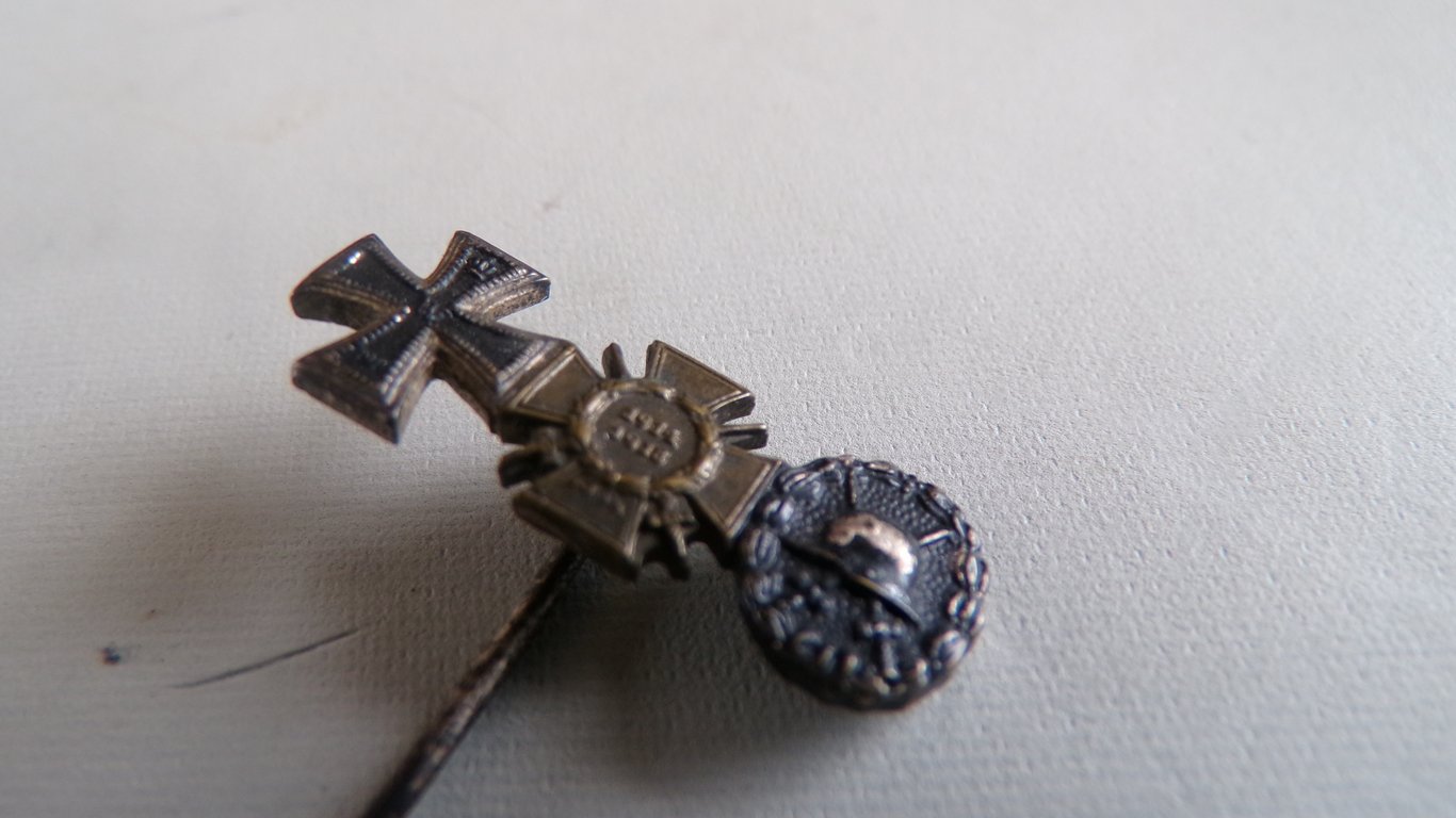 WW1 miniature stickpin
