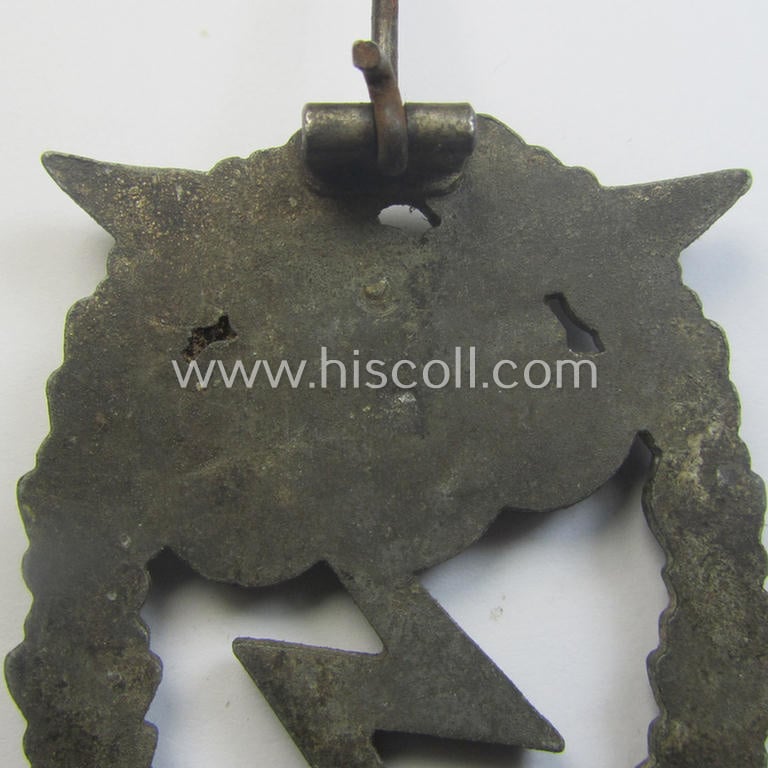 Mid- (ie. later-) war-period, zinc- (ie. 'Feinzink'-) based version of a WH (Luftwaffe) 'Erdkampfabzeichen' as was produced by the: 'J.E. Hammer u. Söhne'-company