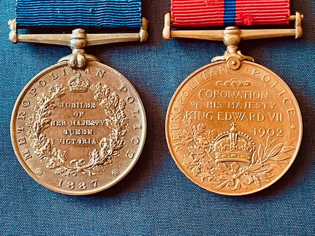 VERY RARE H DIVN PC F. SYMONDS MEDAL & SET 1888 WHITECHAPEL JACK THE RIPPER. ADDITIONAL PHOTOS