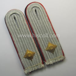 Superb - and fully matching! - pair of...