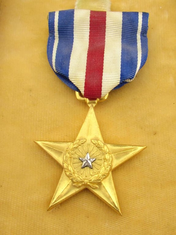 US WWII Silver Star Medal in Case