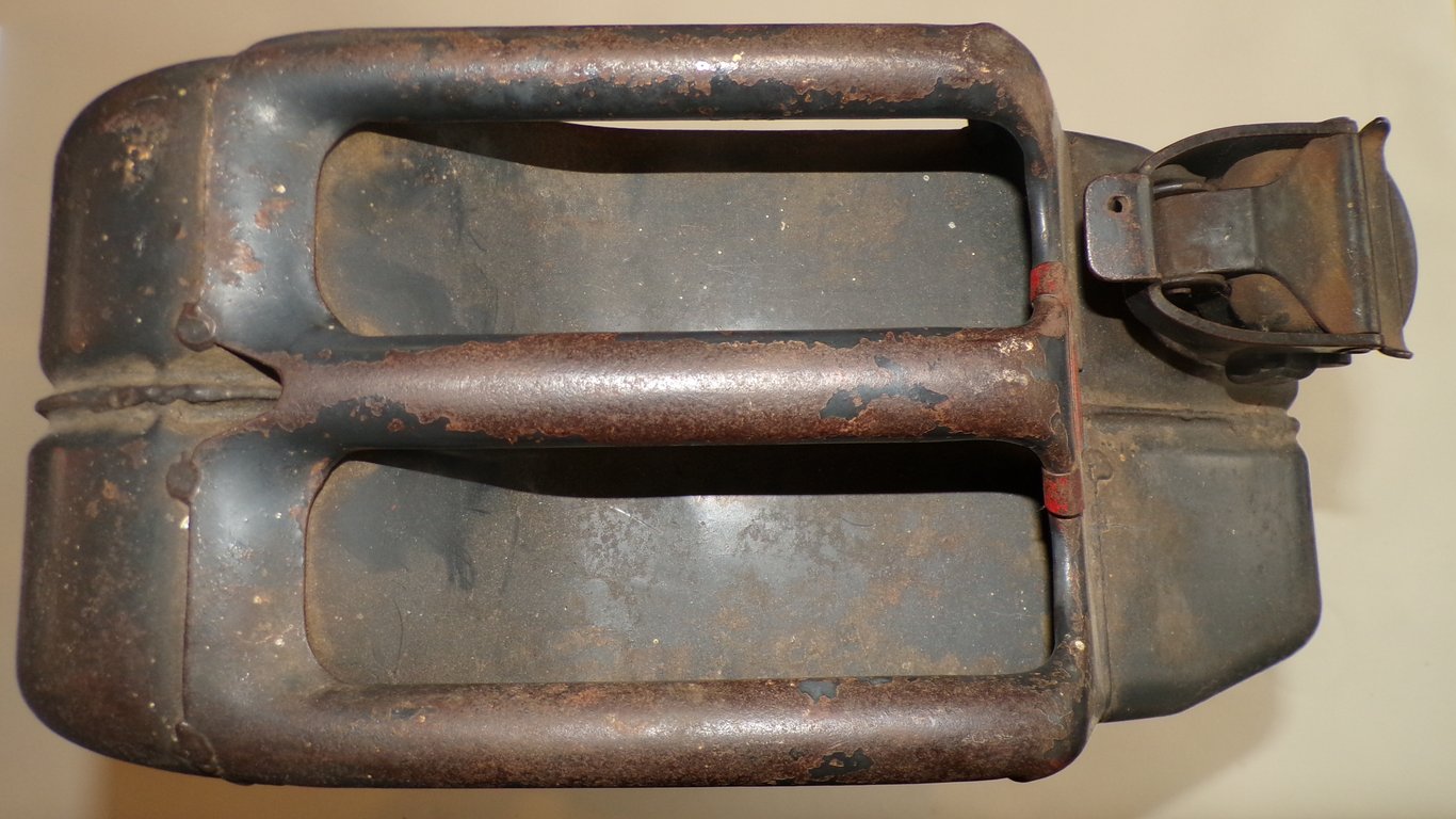 Wehrmacht Einheits-Kanister (German Jerrycan)