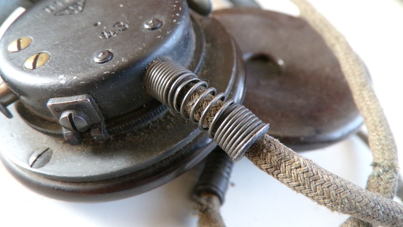 Wehrmacht Dfh. f. Field Radio Headphones