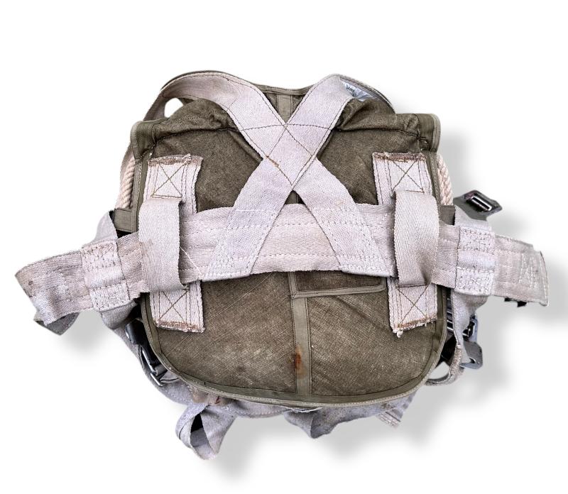 Fallschirmjäger RZ20 Harness and Bag -unpacked-