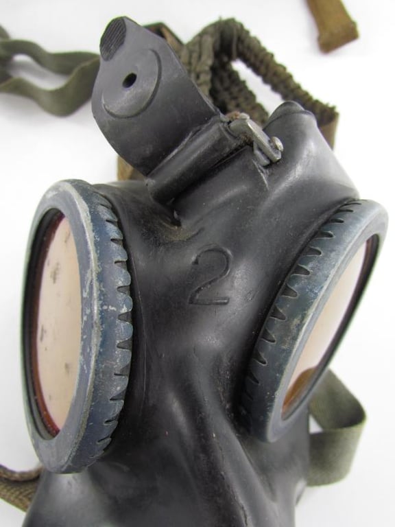 WH/SS Gasmask Cannister With M38 Gasmask and Filter