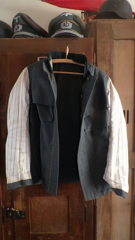 reissued Austrian Cavalry tunic of a Hauptmann 1