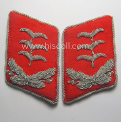 Pair of hand-embroidered WH (Luftwaffe) officers'-type collar-patches as...
