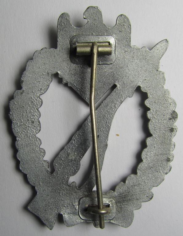 Attractive, silver-class 'Infanterie Sturmabzeichen in Silber' being an unmarked (so-called: 'pillow-crimped') example as was executed in silverish-coloured, zinc-based metal (ie. 'Feinzink')