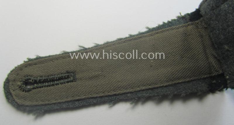 Single, WH (Heeres) NCO-type (ie. 'M36- o. M40'-pattern- and 'rounded-styled-') neatly 'cyphered' shoulderstrap as was intended for usage by a: 'Feldwebel des Gebirgsjäger-Rgts. 139' (part of the: '3. Gebirgs-Div.')