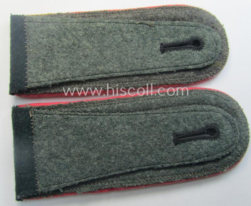 Pair of WH (Heeres), early-war period- (ie. 'M40'-pattern and/or rounded-style) NCO-type shoulderstraps: 'Uffz. eines Panzer- o. Panzerjäger-Rgts. o. Abts.'