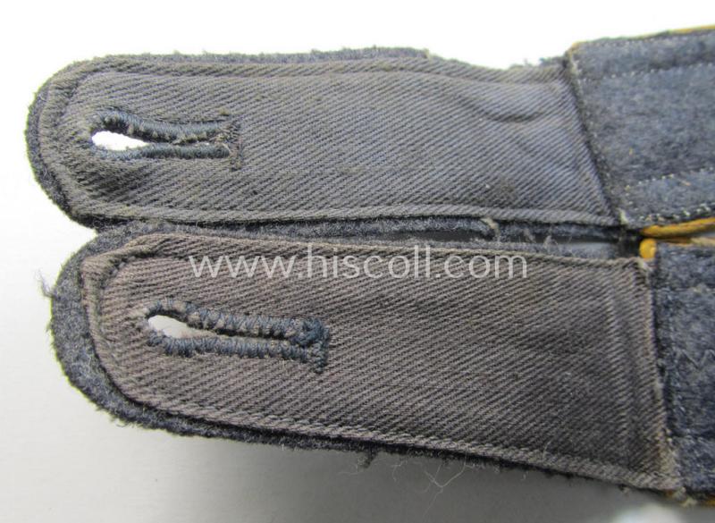 Attractive - and fully matching! - pair of mid- (ie. later-) war-period, WH (Luftwaffe) NCO-type shoulderstraps as was intended for usage by an: 'Unteroffizier der Flieger o. Fallschirm-Truppen'