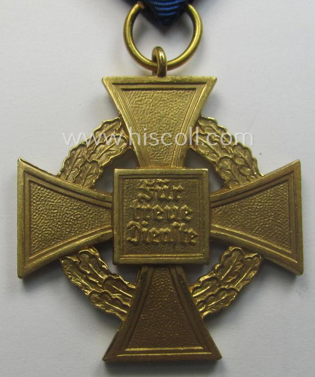 'Treuedienst Ehrenzeichen 1. Klasse' being a non-maker-marked example that comes in its neatly maker- (ie. 'Deschler & Sohn'-) marked etui